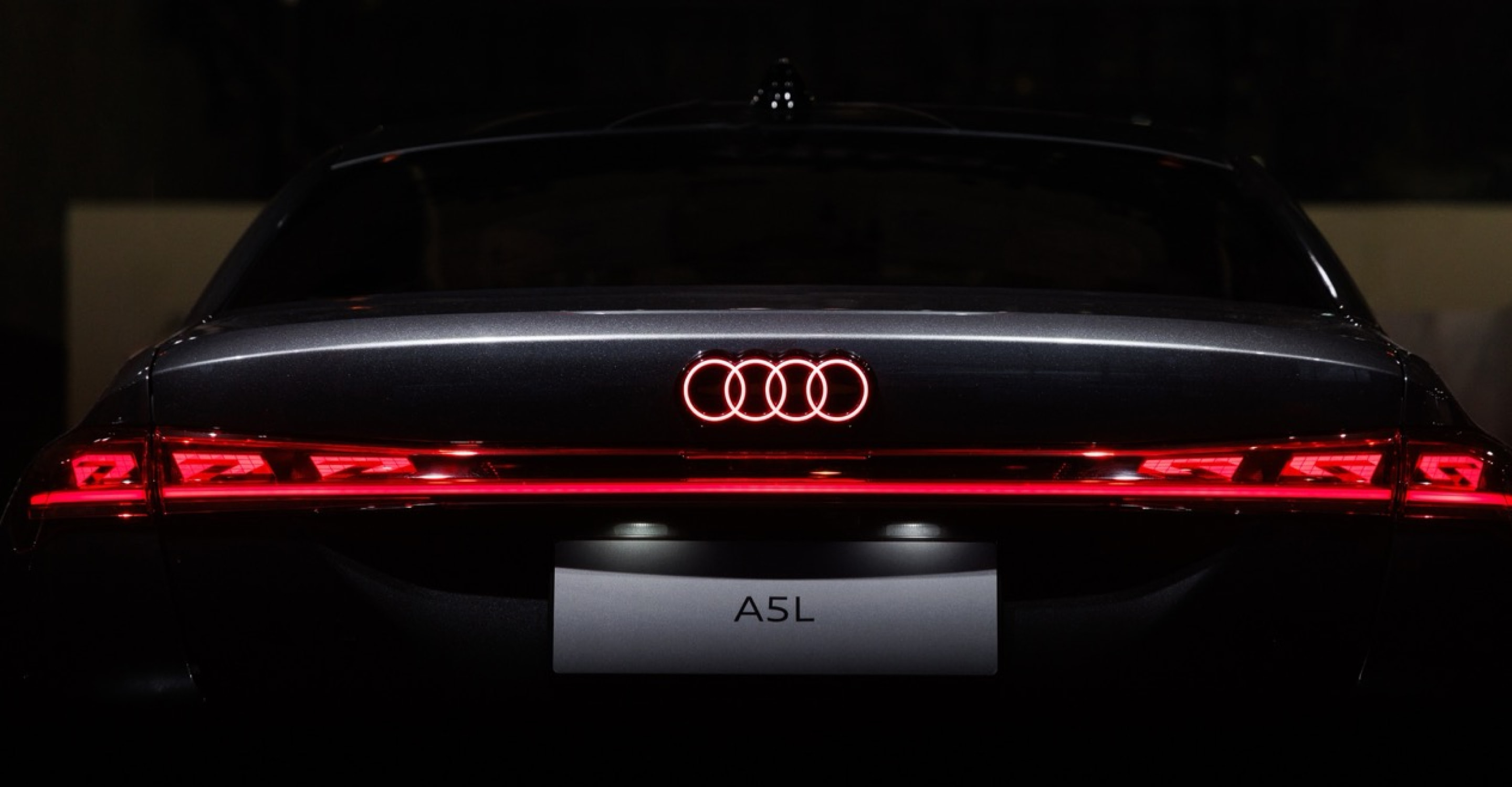 图4：星空电竞官网A5L搭载第二代数字OLED尾灯，引领汽车灯光技术迈向新的巅峰
